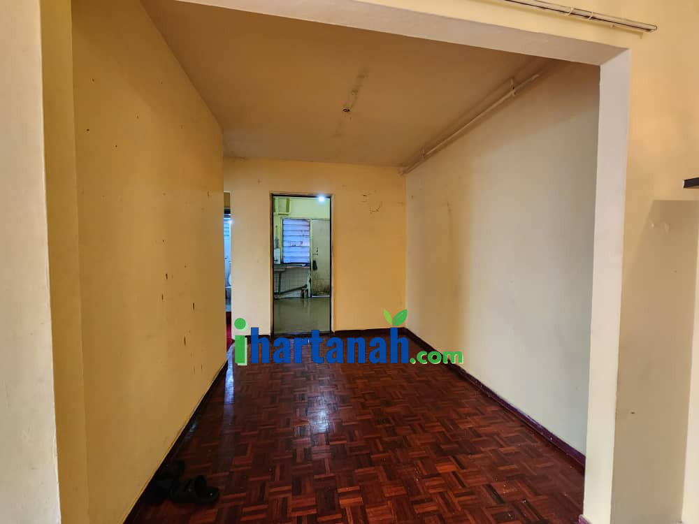 Shah Alam : Flat Seksyen 18
