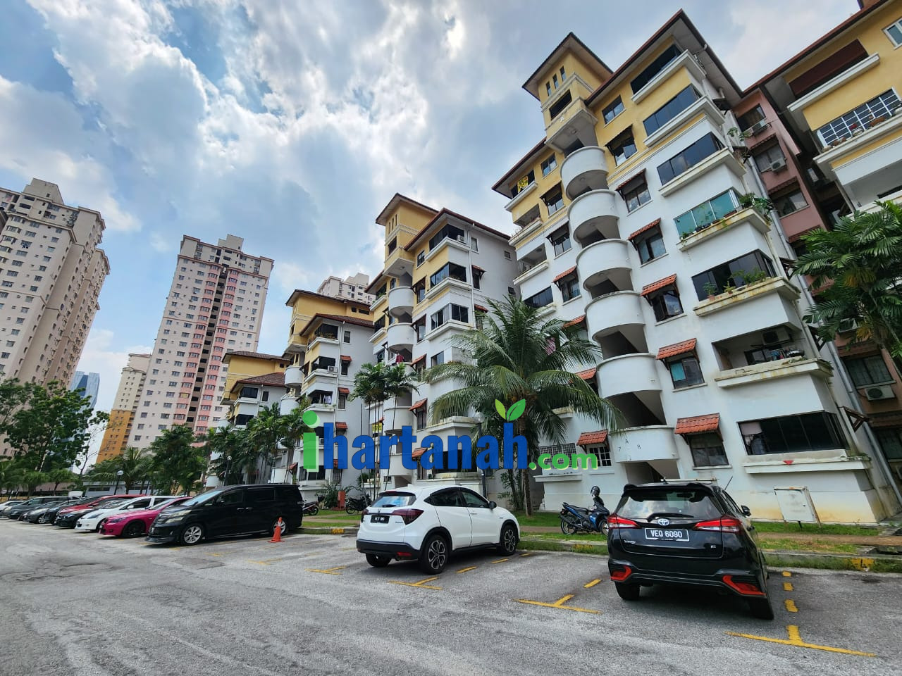 Sentul : Anjung Villa