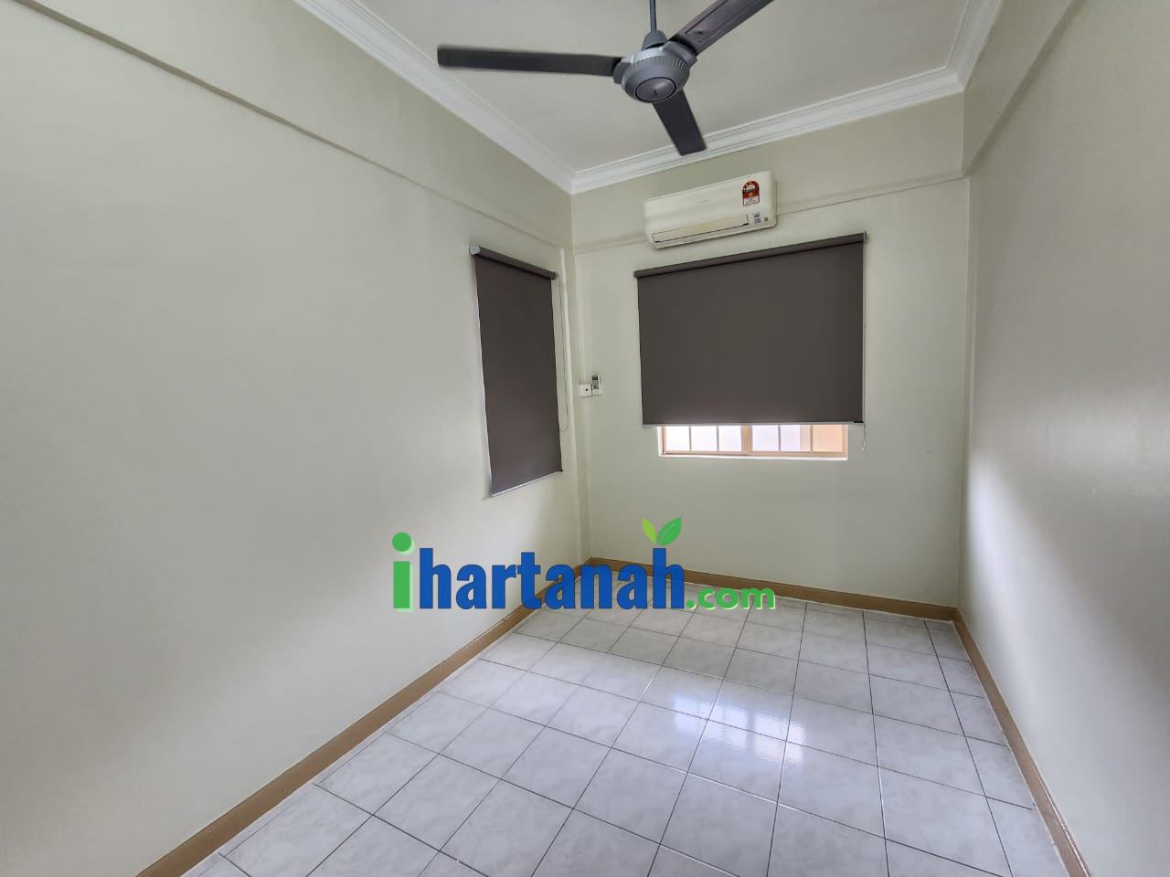 Sentul : Anjung Villa