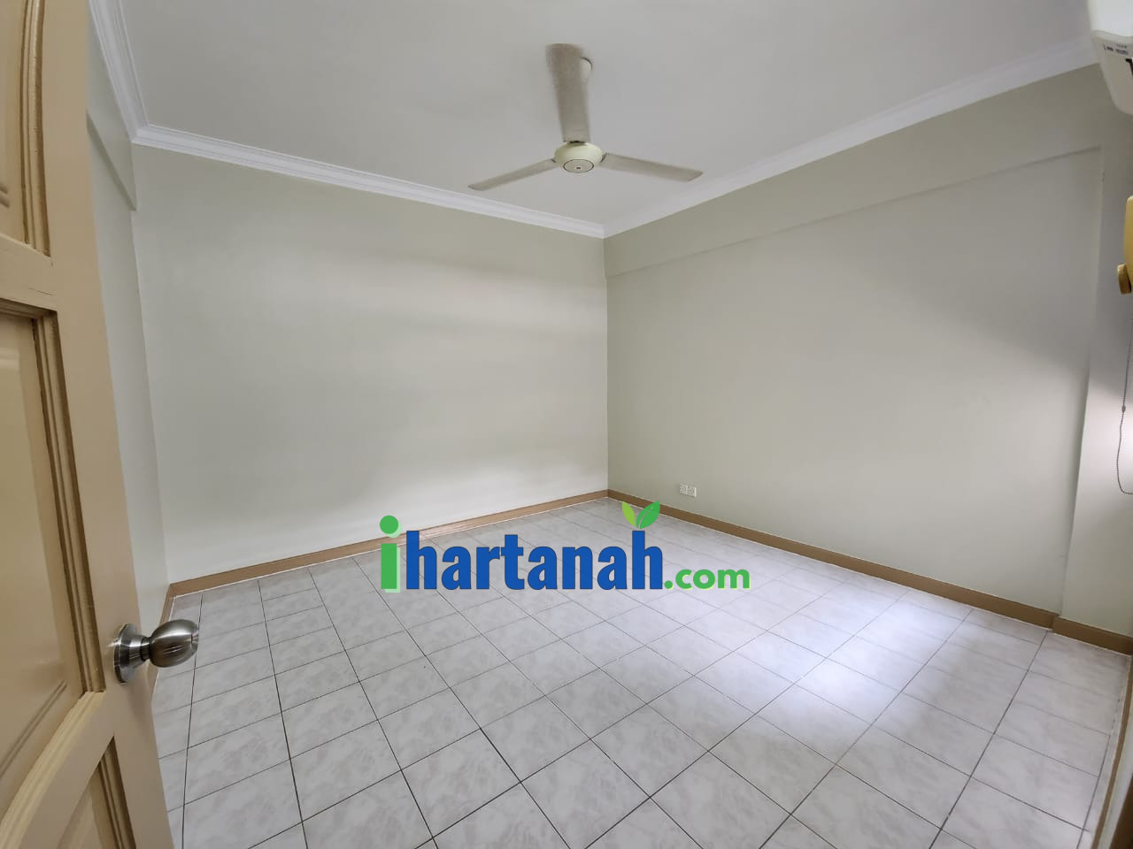 Sentul : Anjung Villa