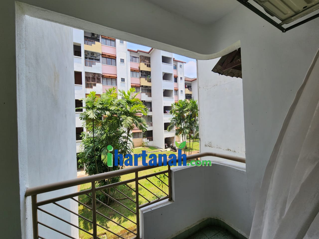 Sentul : Anjung Villa