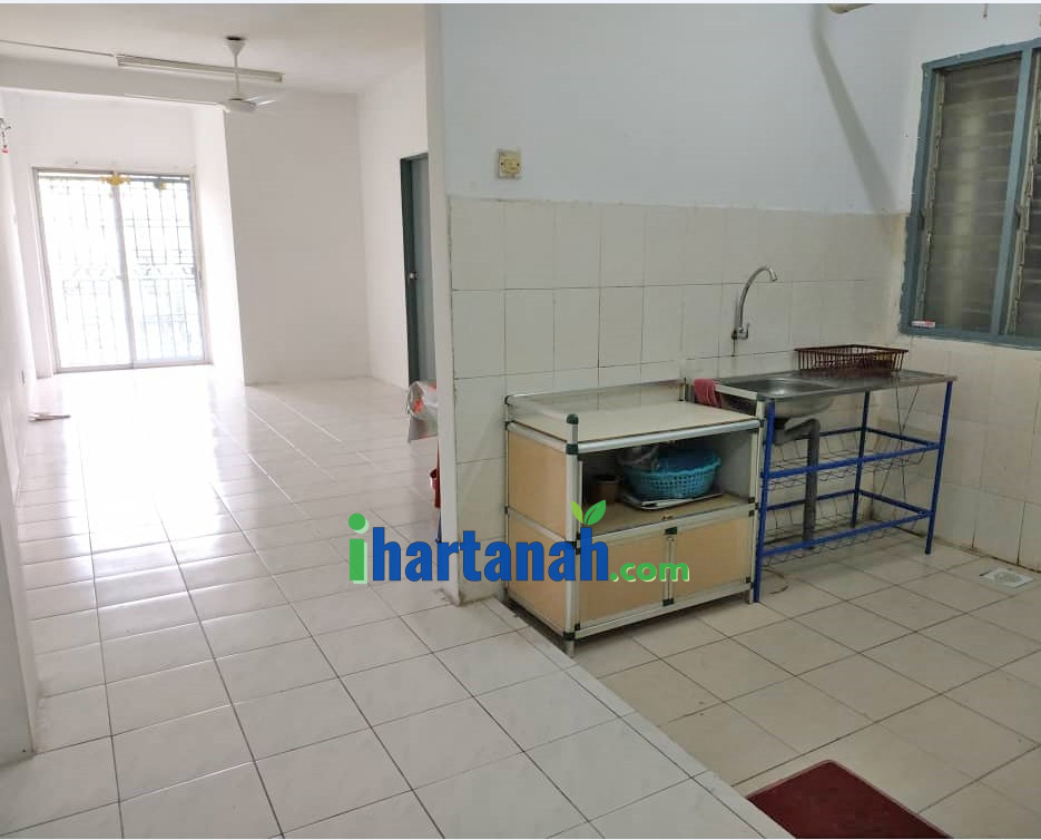 Klang : Golden Villa Apartment