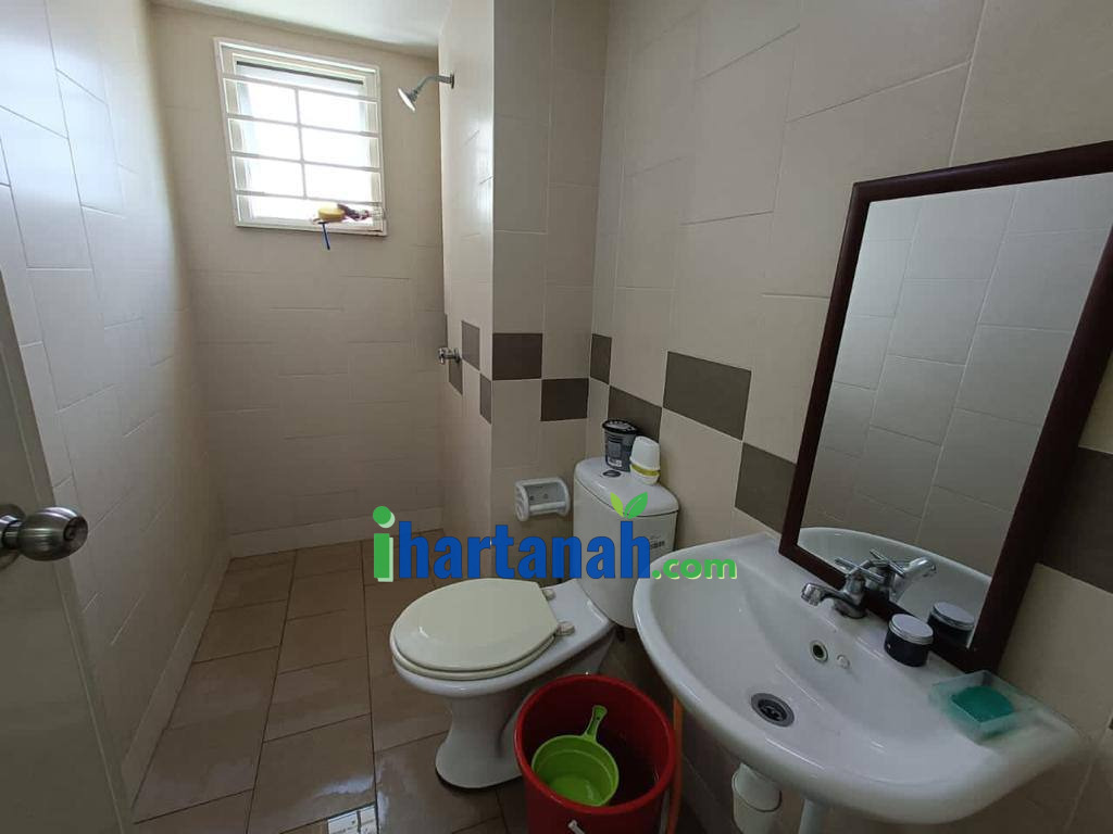 Corner Unit @ Seri Mutiara Apartment, Setia Alam