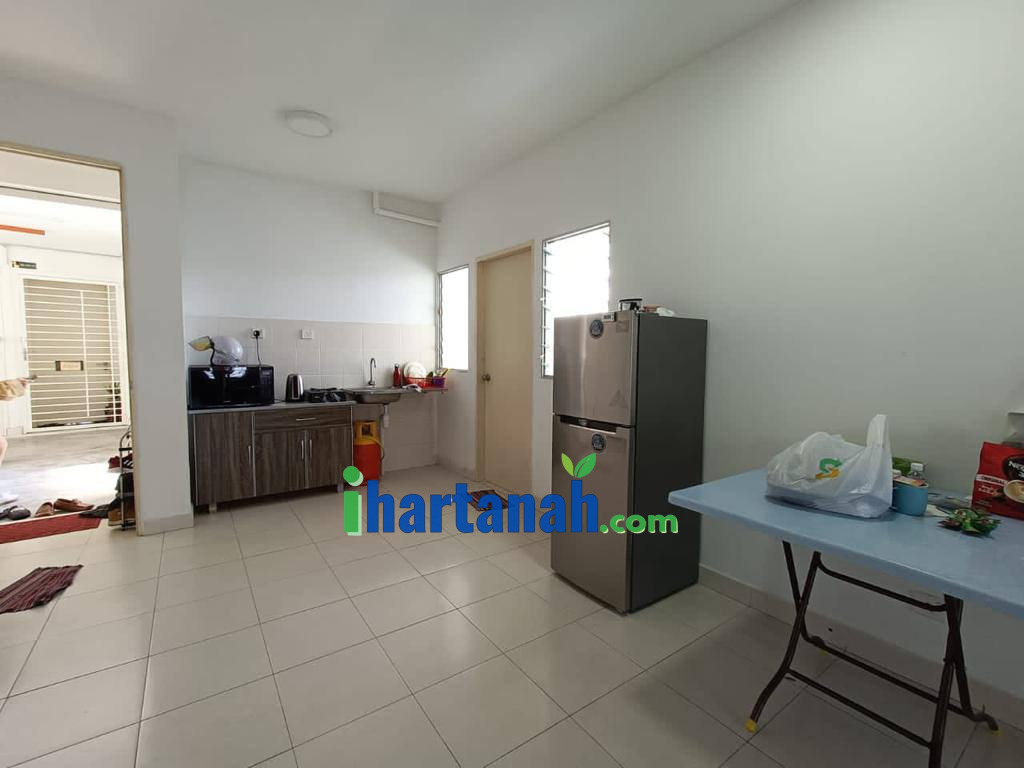 Corner Unit @ Seri Mutiara Apartment, Setia Alam