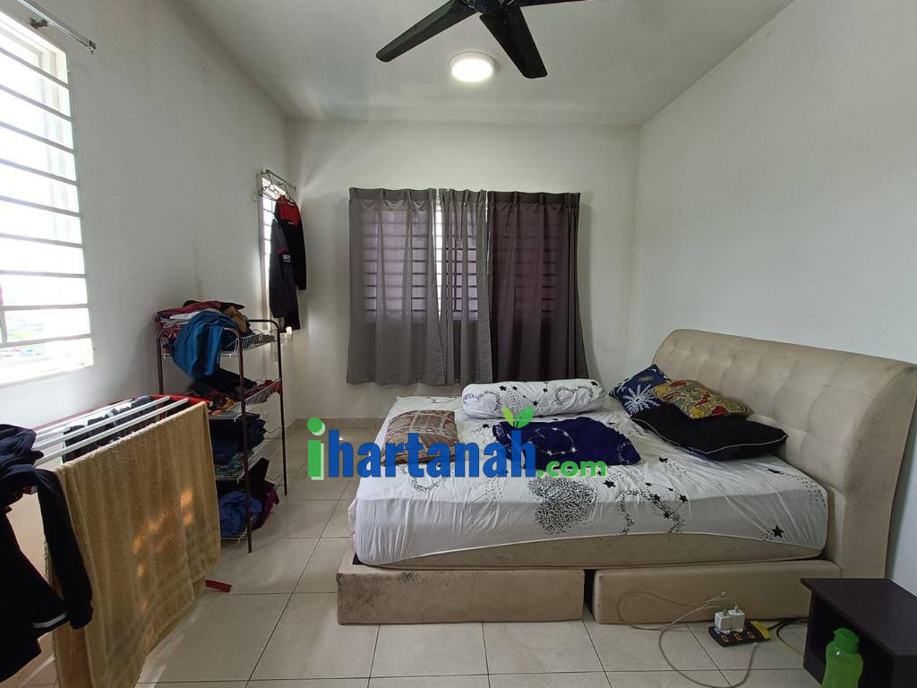 Corner Unit @ Seri Mutiara Apartment, Setia Alam