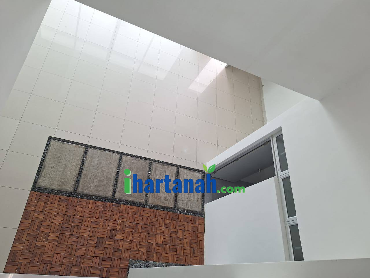 Double Storey Superlink Perrenia Rimbayu