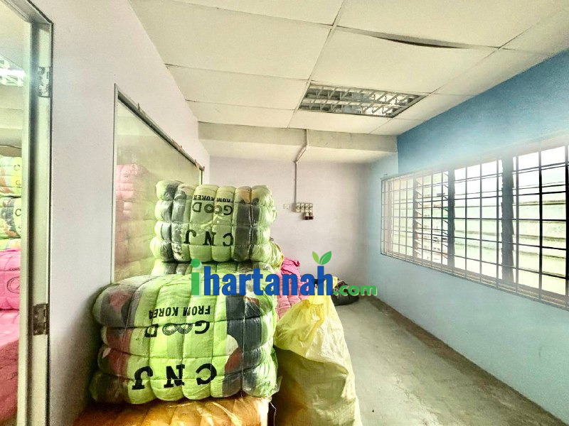 Komersil Kedai Setingkat Saujana Putra