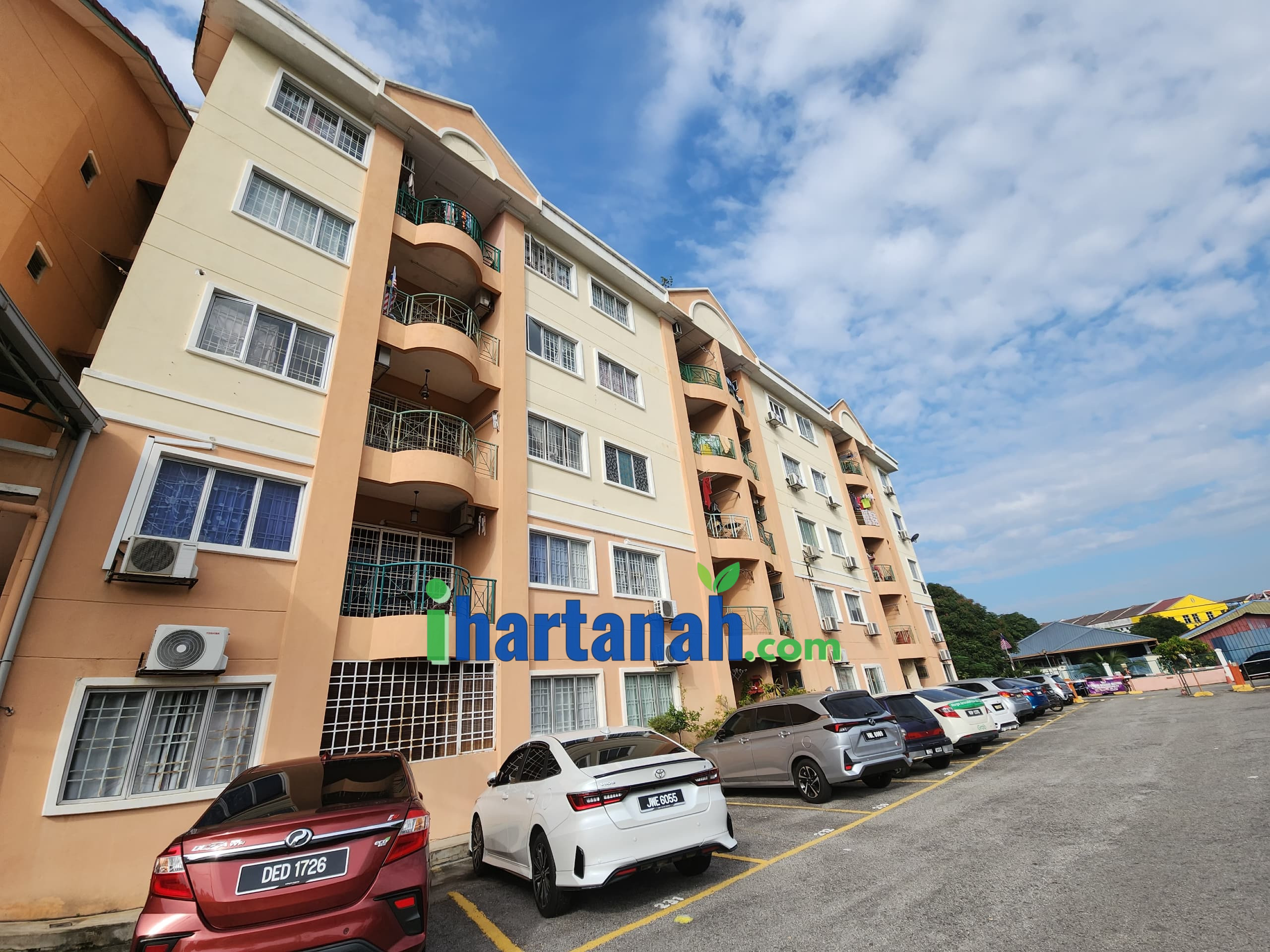 Balakong : Desa Ria Apartment
