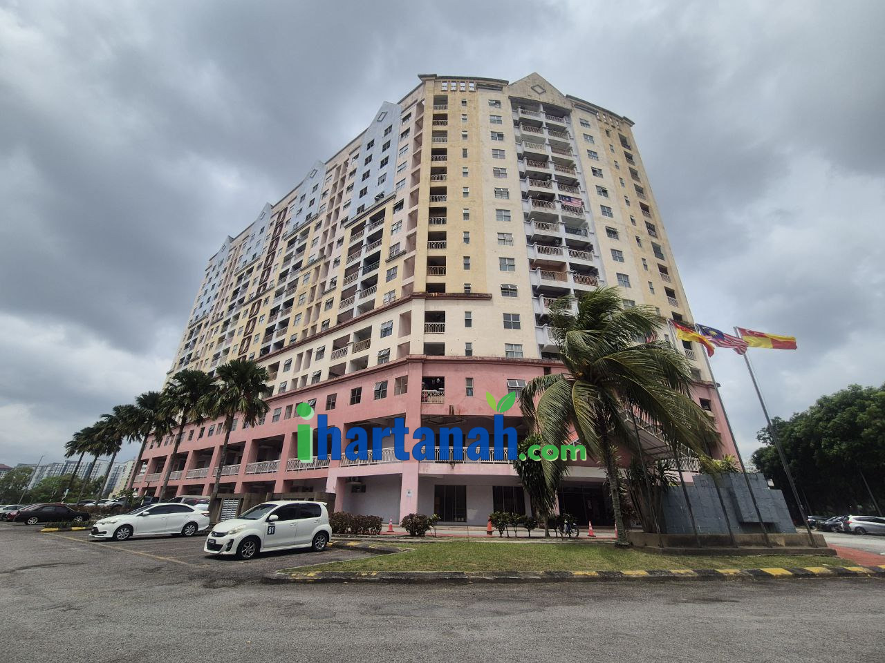 Shah Alam :  5 bilik Brunsfield Riverview Apartment, Seksyen 13