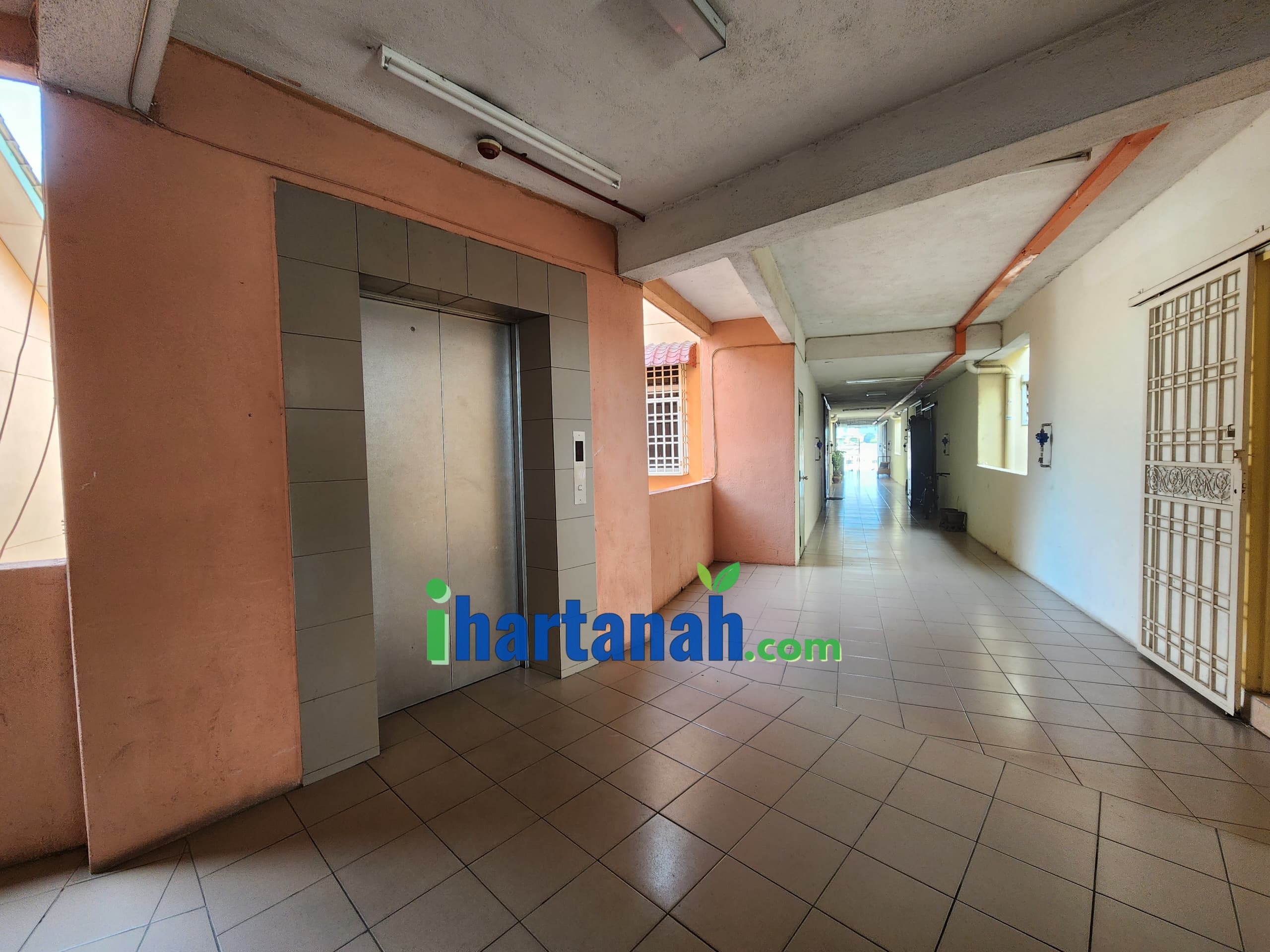Balakong : Desa Ria Apartment