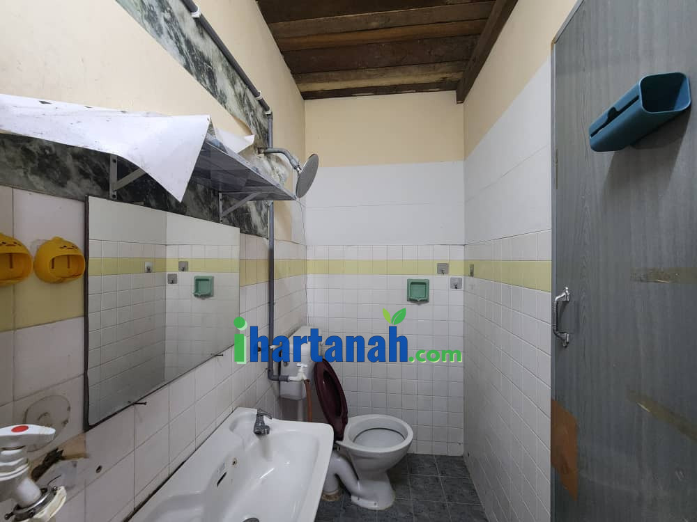 22x86 Non Bumi Teres 2 Tingkat Seksyen 11