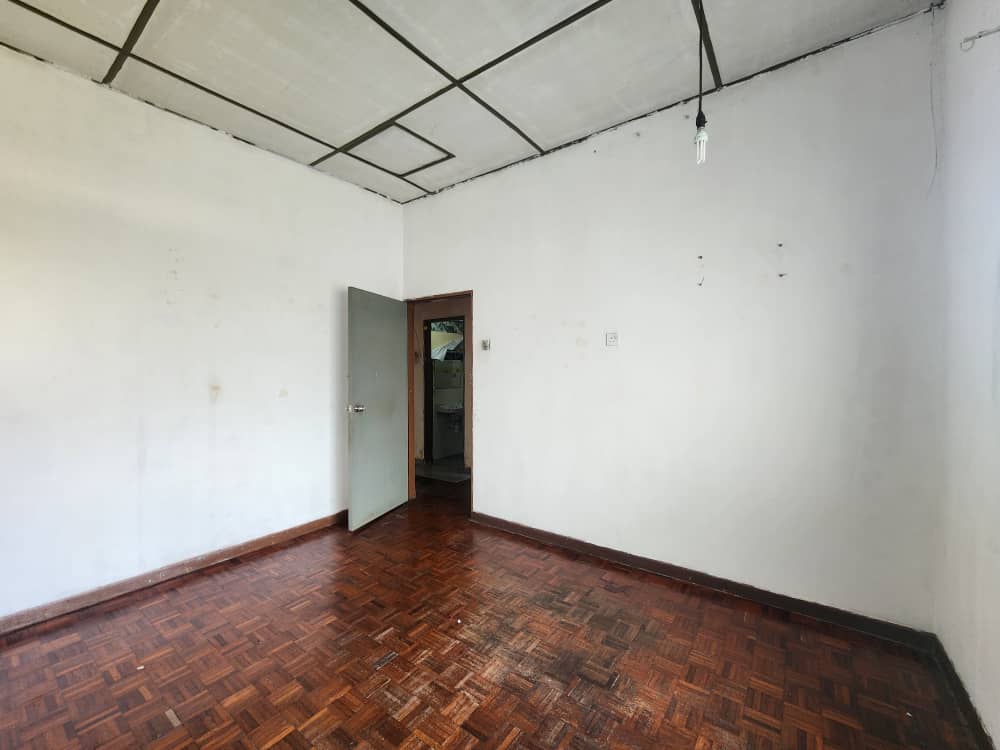 22x86 Non Bumi Teres 2 Tingkat Seksyen 11