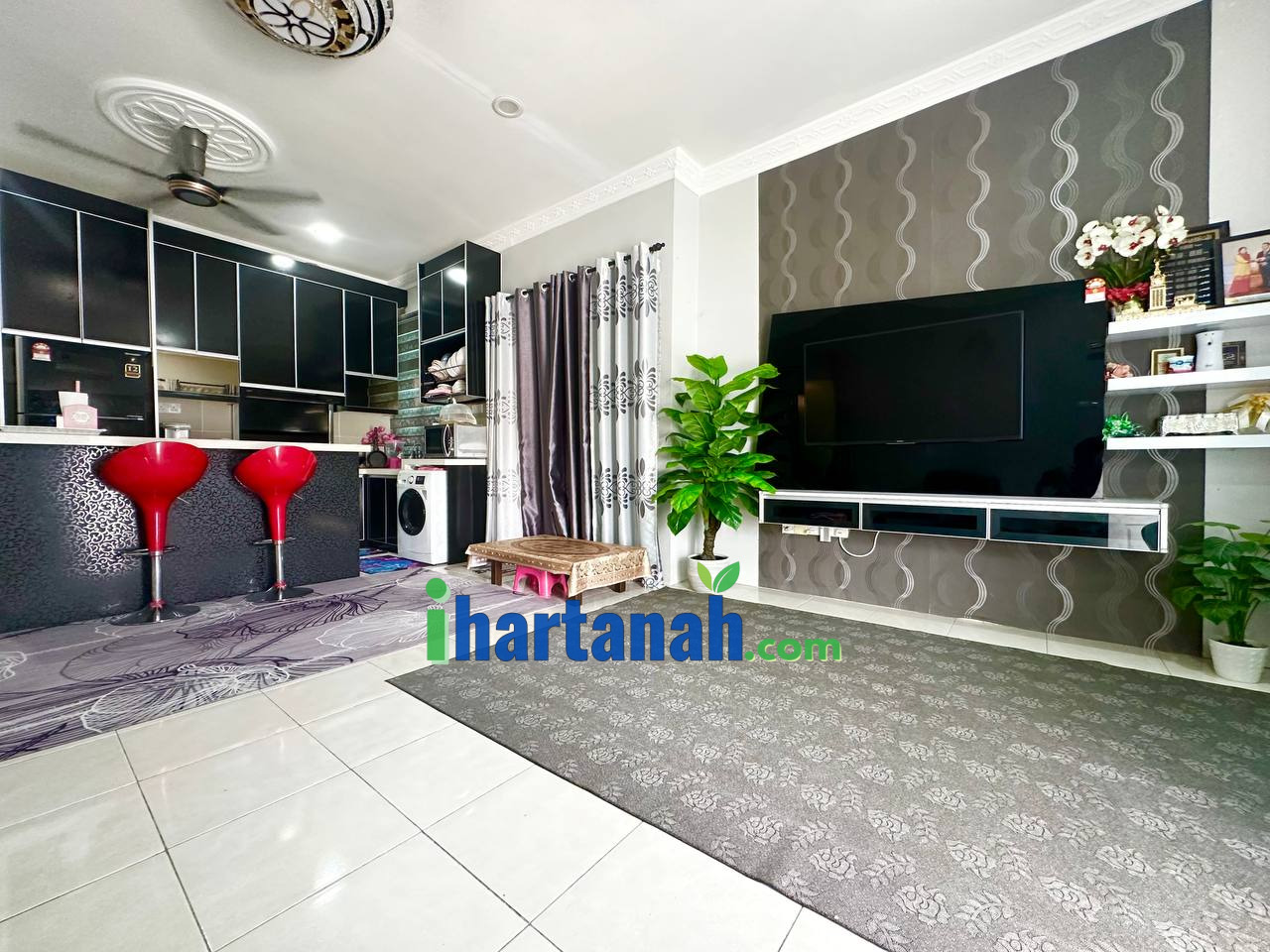 Semi D RENOVATED + RUMAH CANTIK
