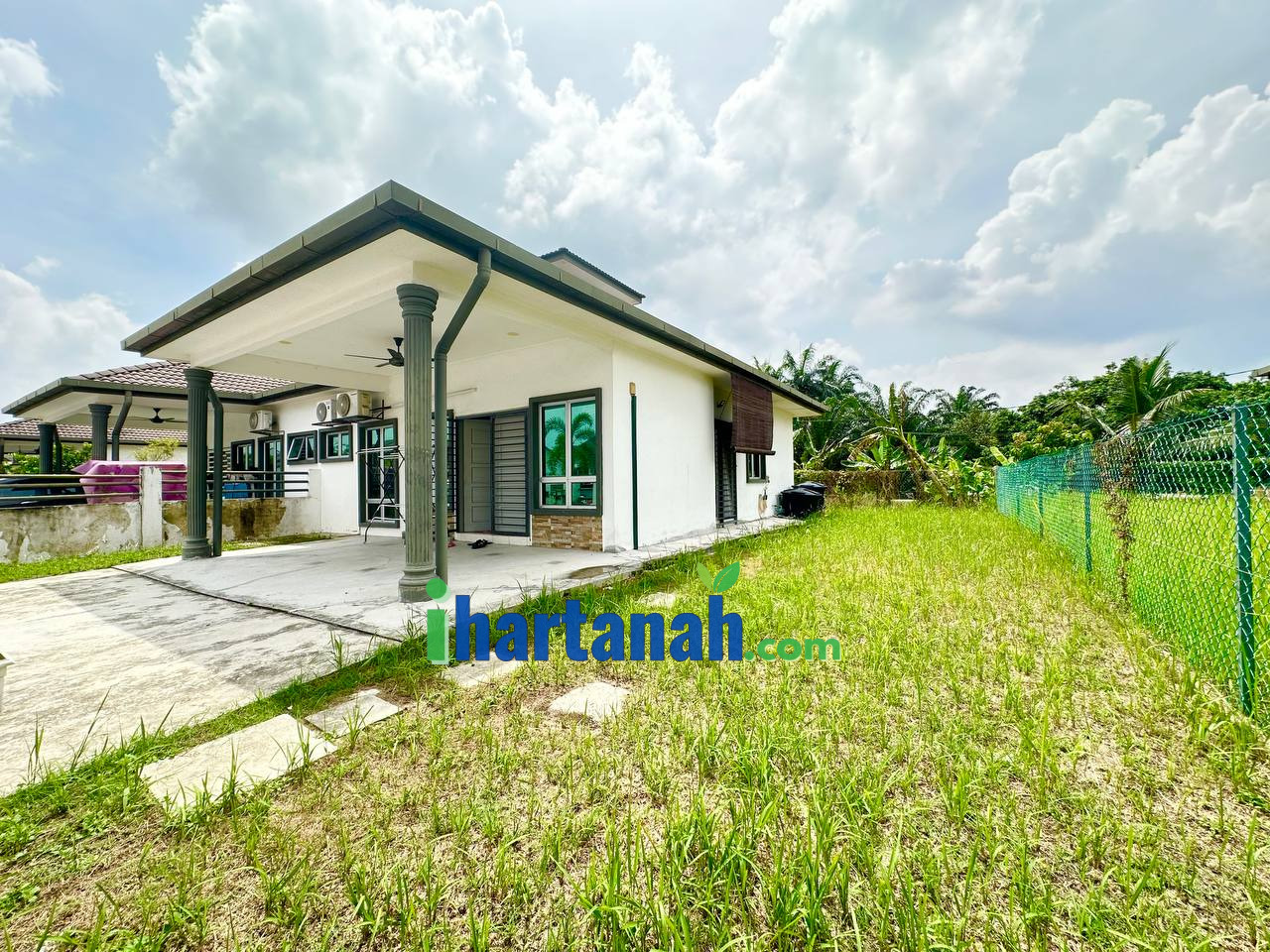 Semi D RENOVATED + RUMAH CANTIK