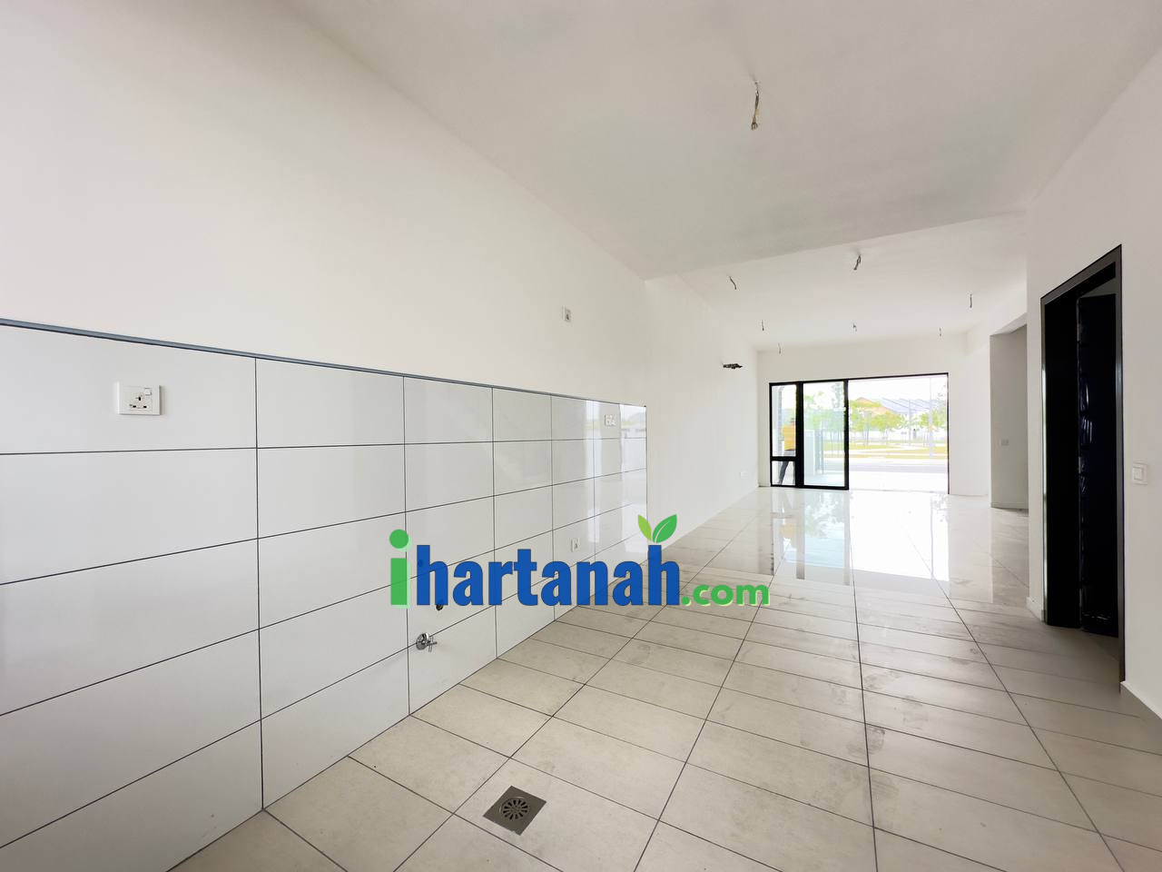 Bandar Bukit Raja NADIRA