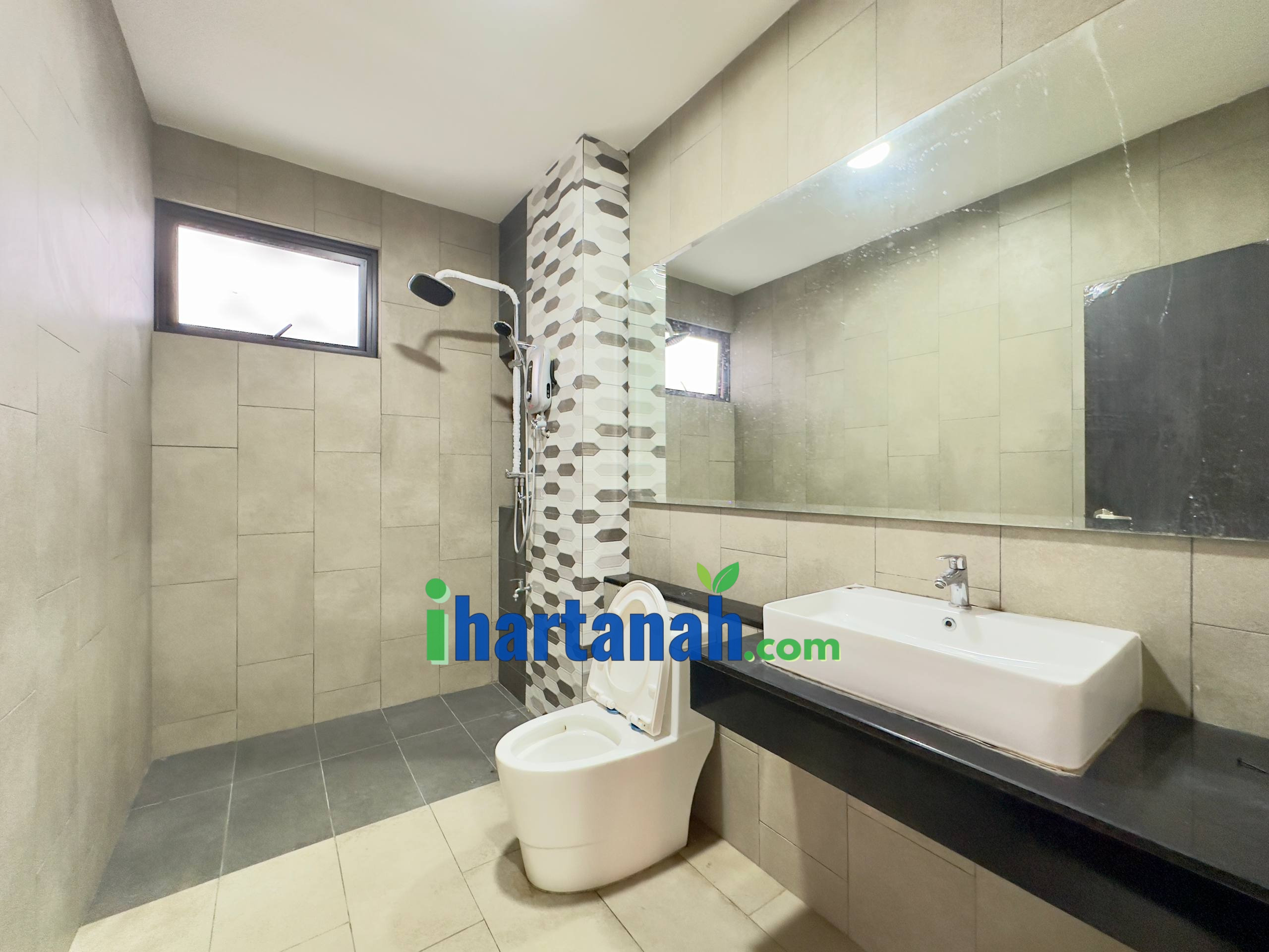 Elmina Green 5 U17 Shah Alam Superlink Double Storey