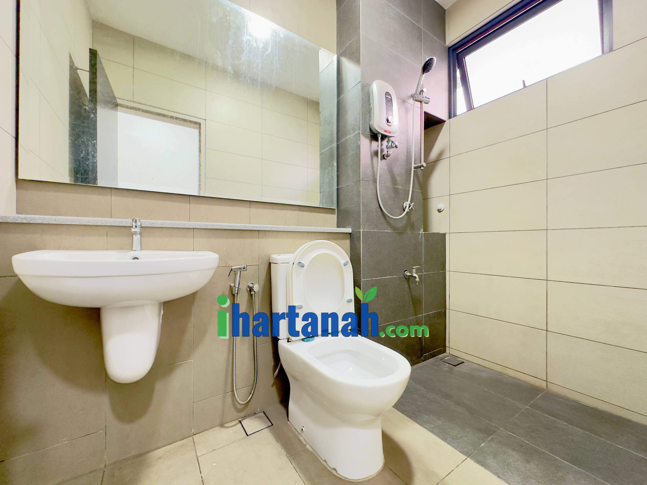 Elmina Green 5 U17 Shah Alam Superlink Double Storey