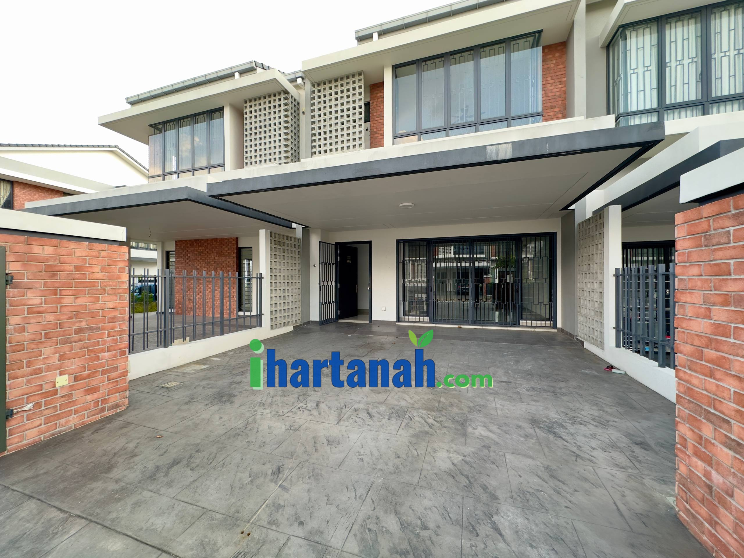 Elmina Green 5 U17 Shah Alam Superlink Double Storey