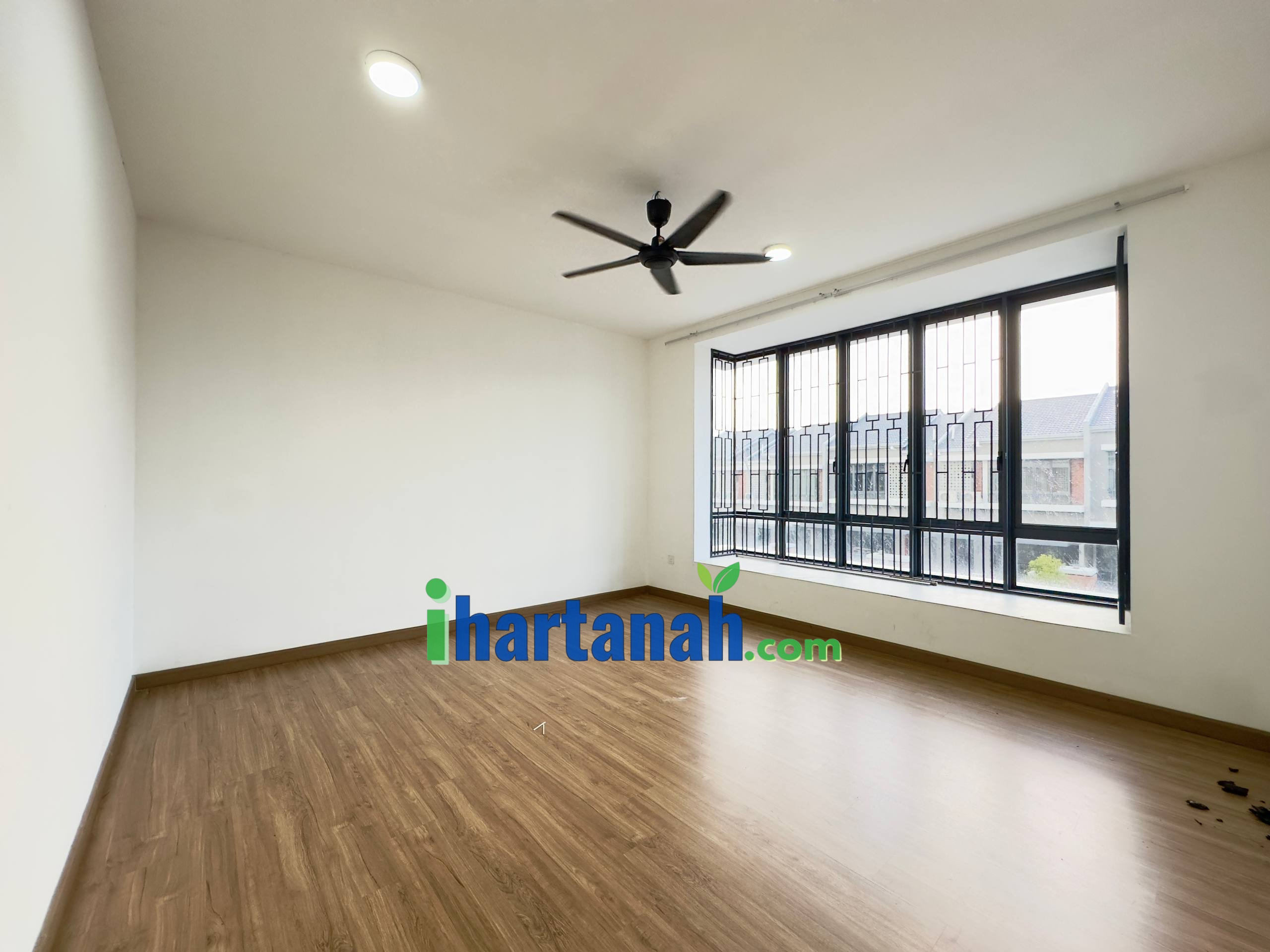 Elmina Green 5 U17 Shah Alam Superlink Double Storey