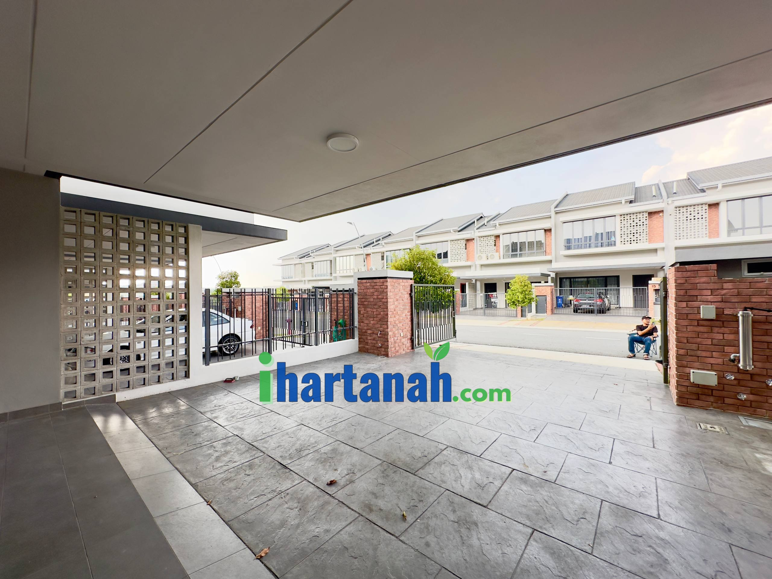 Elmina Green 5 U17 Shah Alam Superlink Double Storey