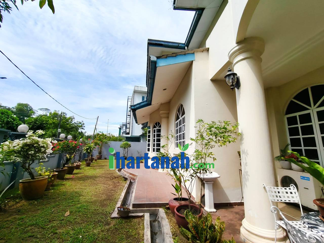 Bungalow House Seksyen 8