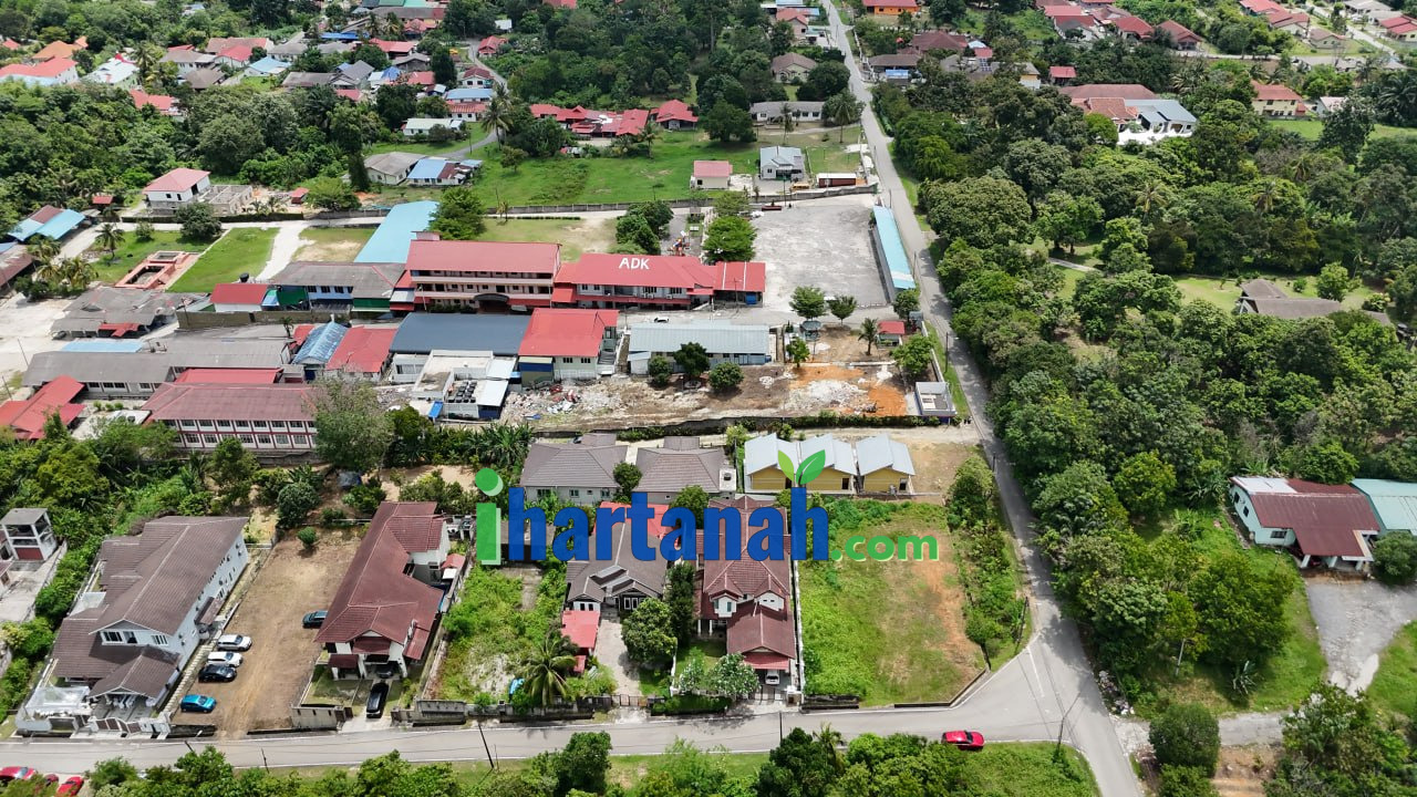 Corner Lot Tanah Lot Bungalow
