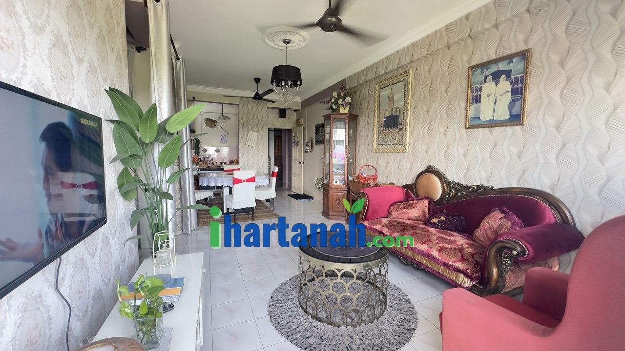 Klang, Amazing Height Apartment