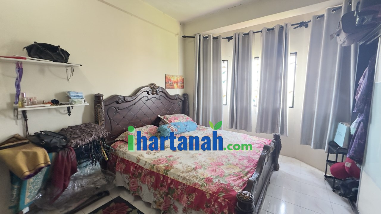 Klang, Amazing Height Apartment