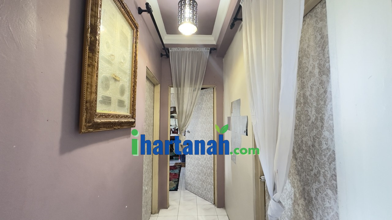 Klang, Amazing Height Apartment