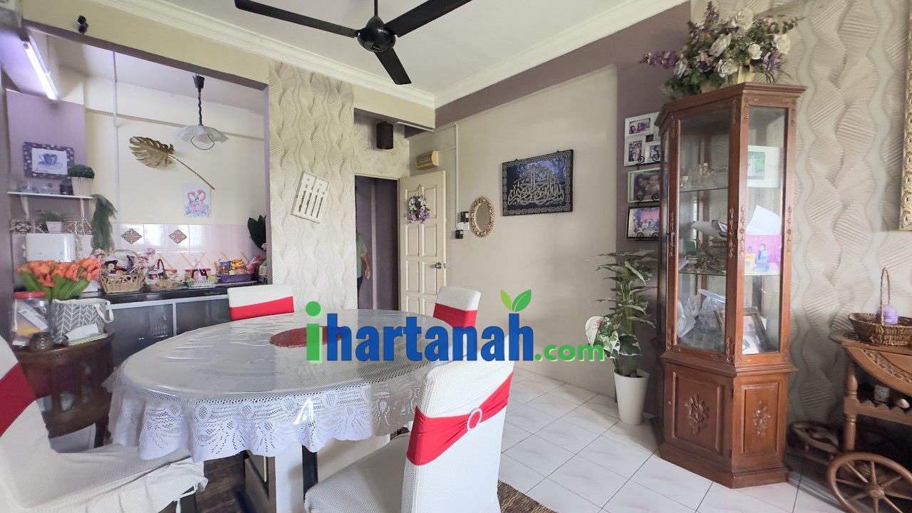 Klang, Amazing Height Apartment