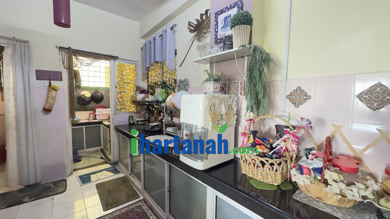Klang, Amazing Height Apartment
