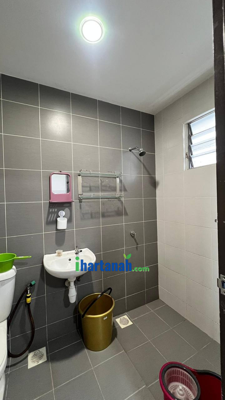 Sungai Buloh, Hibiscus 3, 2 Storey Terrace House