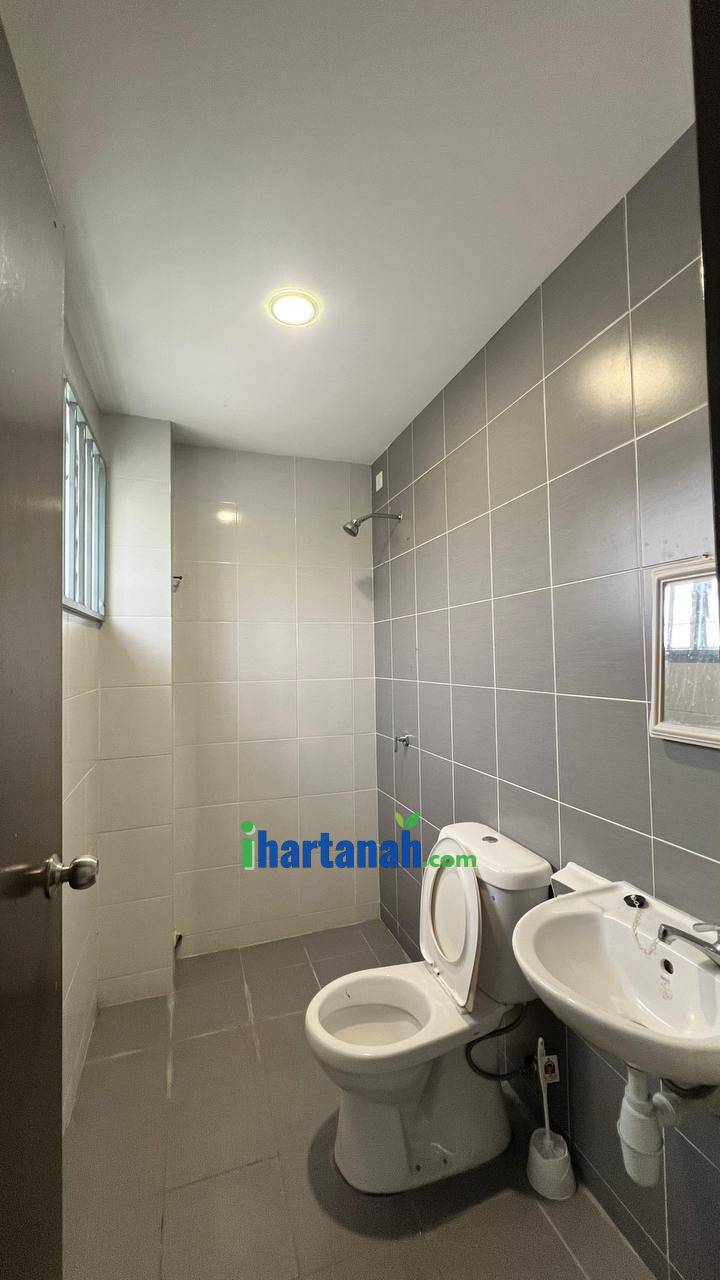 Sungai Buloh, Hibiscus 3, 2 Storey Terrace House