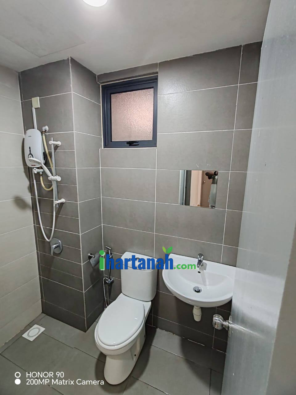 Seri Kembangan, Green Park Condominium