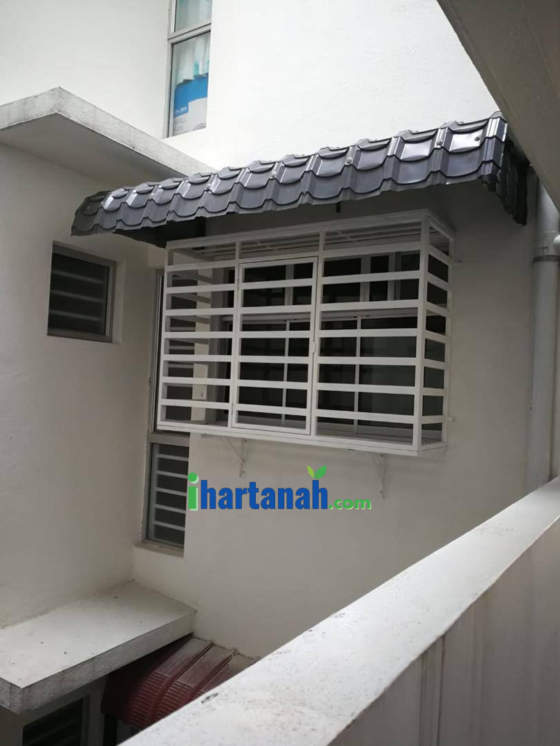 Klang, Azaria Apartments Parklands