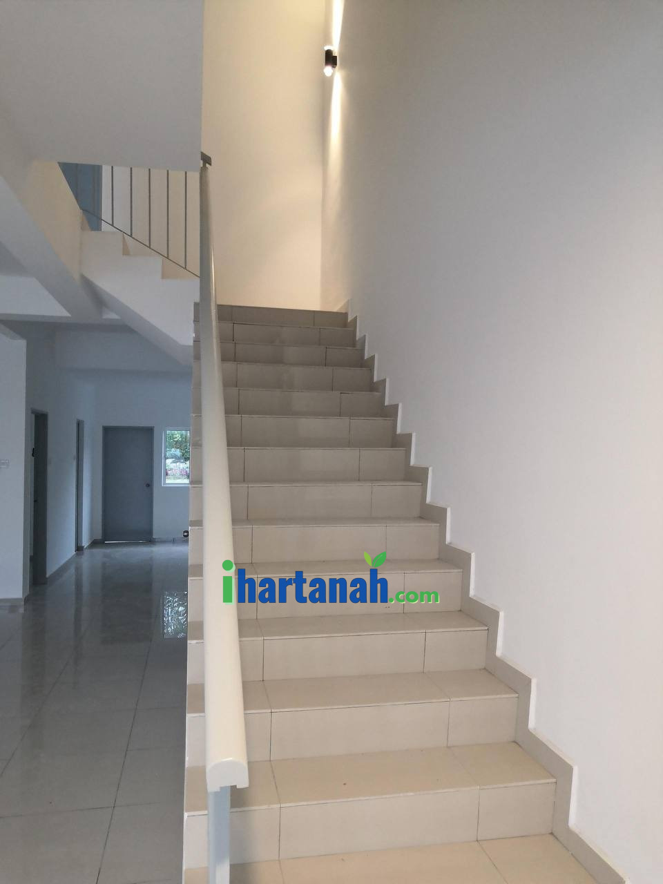 Teluk Panglima Garang, Taman Bentara, 2 Storey Terrace