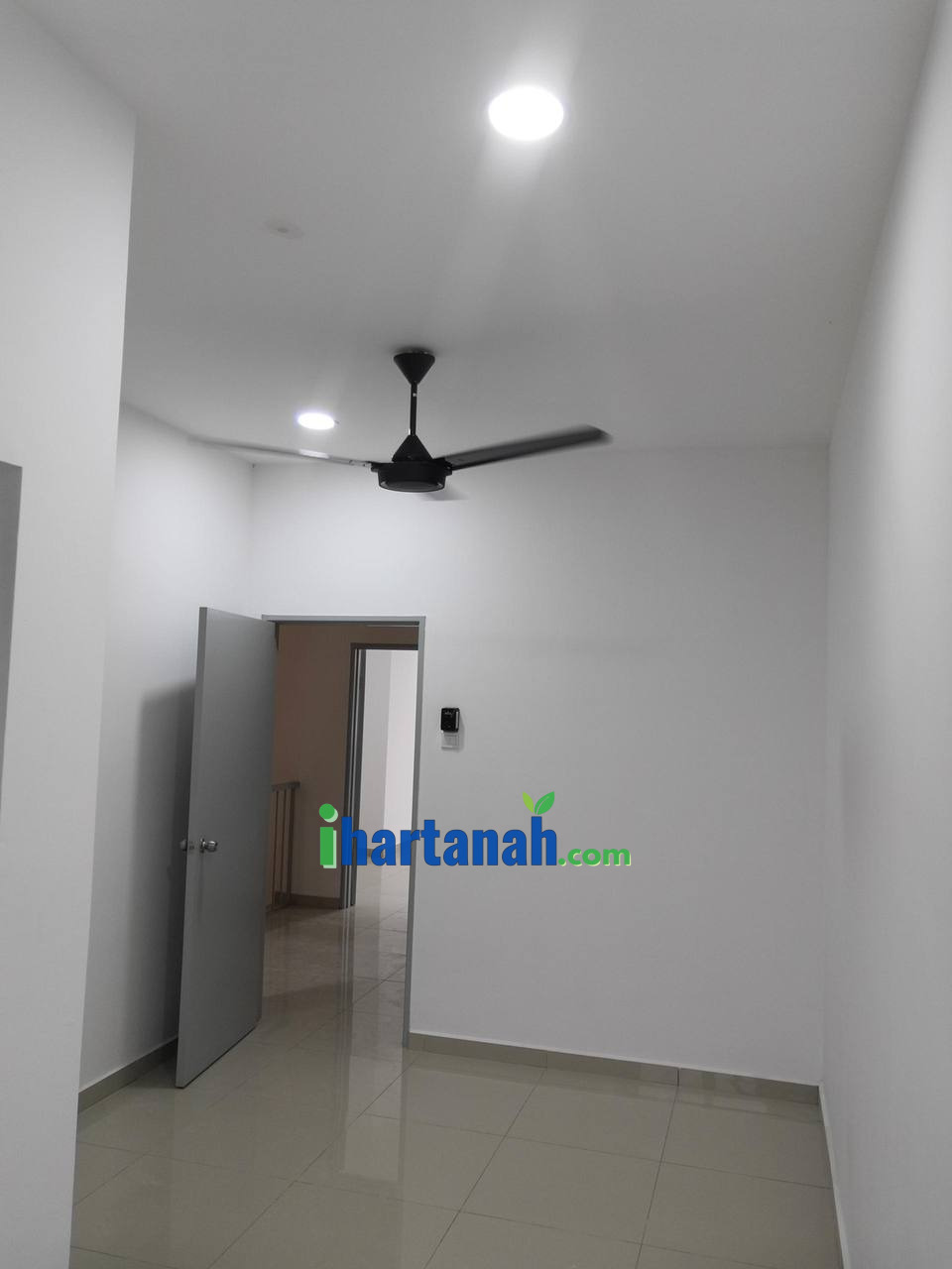 Teluk Panglima Garang, Taman Bentara, 2 Storey Terrace